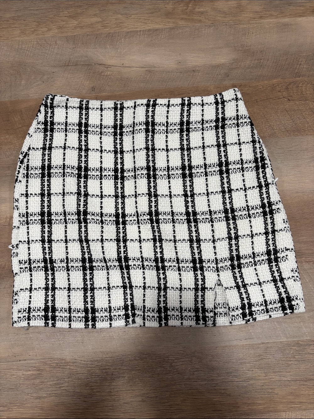 Francesca's Collections Black & White Plaid Tweed Mini Skirt